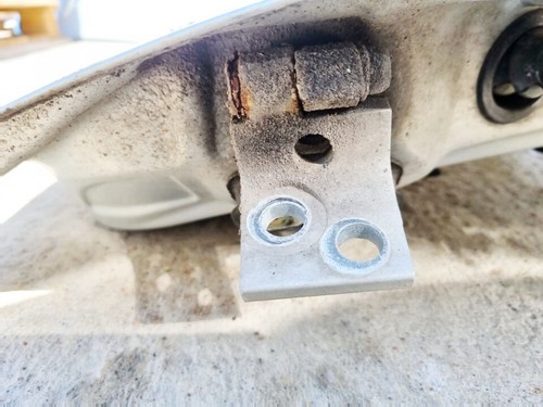 Cerniera porta anteriore - ,
