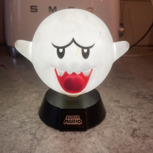 Nintendo super mario bros - mario, boo