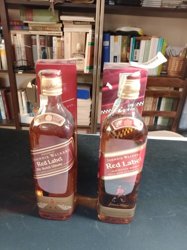 Johnnie walker red - red, label