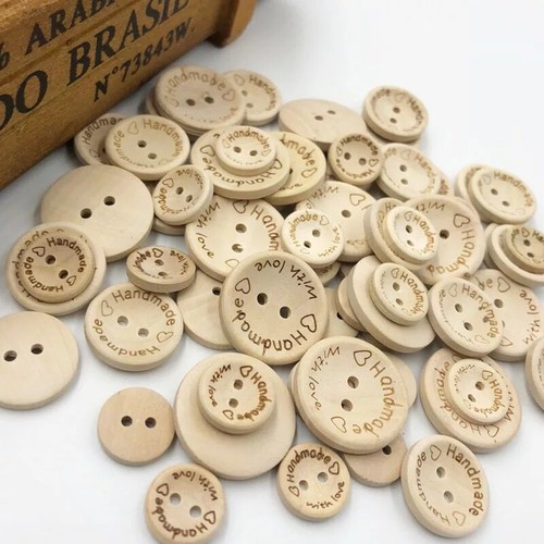 Bottoni legno fatti - a, mano