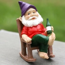 Statua gnomo bevitore da