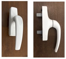 Maniglia cremonese SAVIO MANON  Bianca  9010 Interasse Cm 11 - 10 - 8,5.