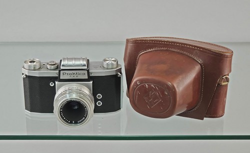 Praktica con obiettivo - praktica, f.x