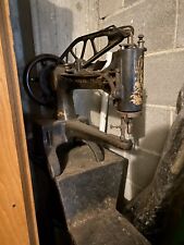 macchina da cucire SINGER antica