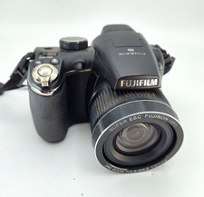 Fujifilm FinePix S3200 14MP