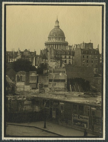 Paris vers 1910 - ., près