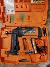 CHIODATRICE A GAS SPIT PULSA 700P CALCESTRUZZO E ACCIAIO - PISTOLA PER UNGHIE PASLODE con batteria, gas