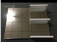 Specchio contenitore con mensole