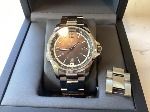Victorinox swiss army - victorinox,