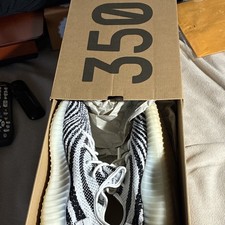 adidas Yeezy Boost 350 V2