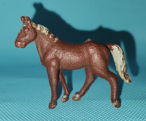 Cavallo puledro marrone - cavallo,