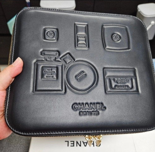 Chanel vip makeup - makeup, case