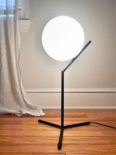 FLOS IC Lights T1 High Table