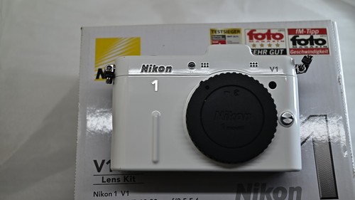 Nikon scocca bianca - v1,