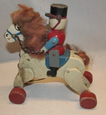Giocattolo in legno cavallino