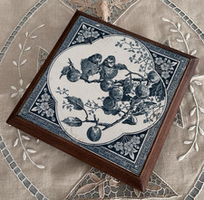 Antico sottopentola/piastrella in ceramica- legno  arredamento cucina-uccellini