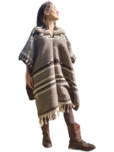 Poncho vintage peruviano con