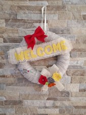 Ghirlanda fuoriporta welcome in pannolenci fatta a mano primavera primaverile