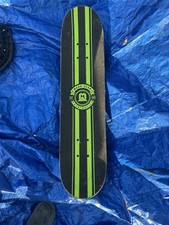 Graphic skateboard - 🛹,