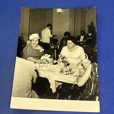 TAVOLO RISTORANTE ABITI EPOCA - FOTO Vintage Bianco e nero