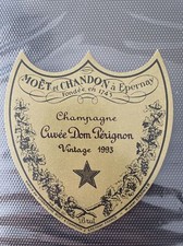 Une étiquette champagne - une,