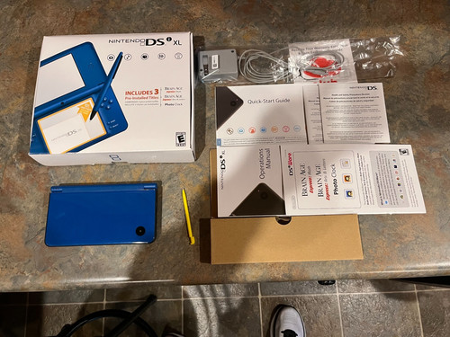 Nintendo dsi midnight blue - nintendo,