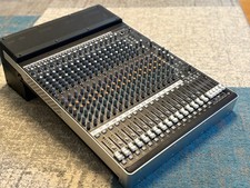 MACKIE ONYX 1640i mixer