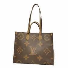 Louis Vuitton Monogram Giant