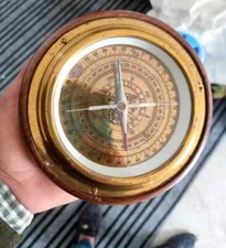 Antica bussola nautica in