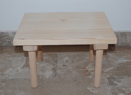 Sgabello legno poggiapiedi - in,