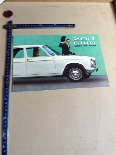 Depliant pubblicitario auto - depliant,