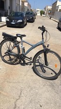 city bike a pedalata assistita. Decathlon riversite 900.