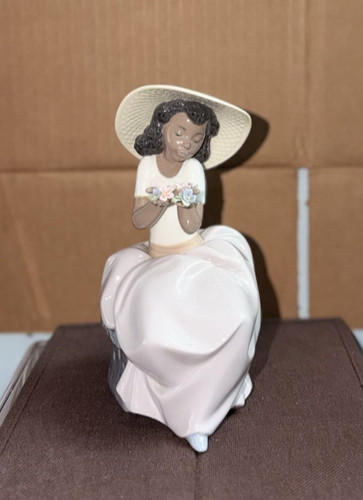 Lladro 6822 sweet fragrance - lladro, "sweet