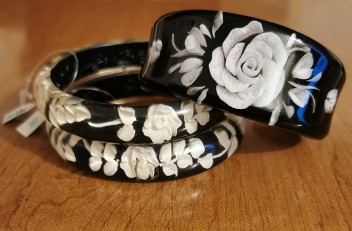 Bracciali rigidi bangle - /, /