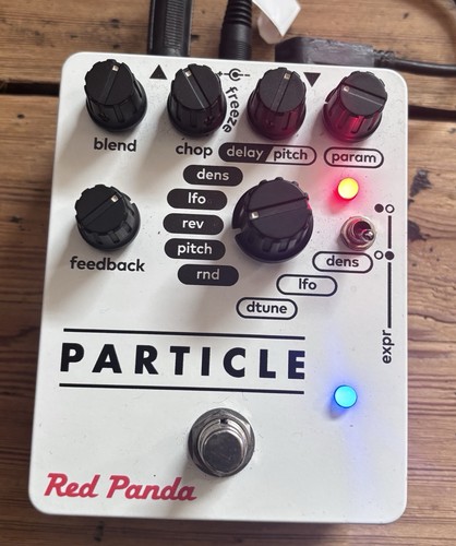 Red panda particle - red, granular