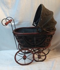 Antica carrozzina giocattolo