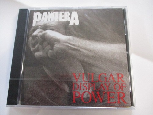 Pantera vulgar display of - pantera,