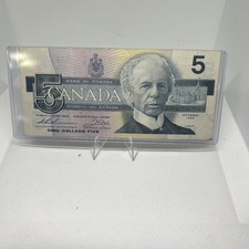 Esemplare di banconota da 5