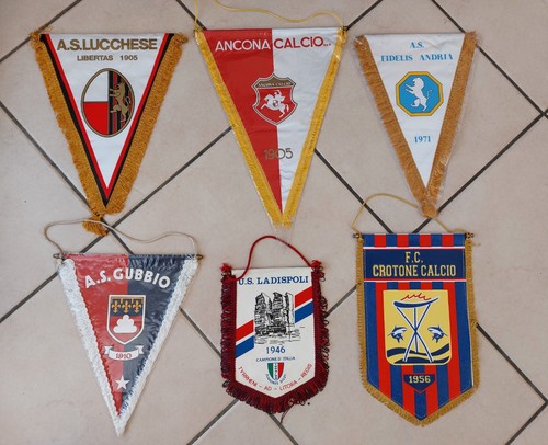 Gagliardetti calcio gubbio - gagliardetti,