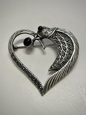 Spilla vintage in argento 925 con marcasite – Design cuore e uccello