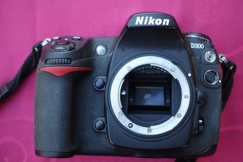 Corpo nikon 300 - d, usato