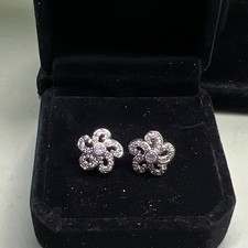 Orecchini in oro bianco 18 kt