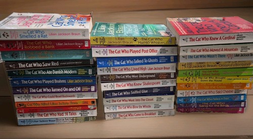 Lot the cat who books - of,