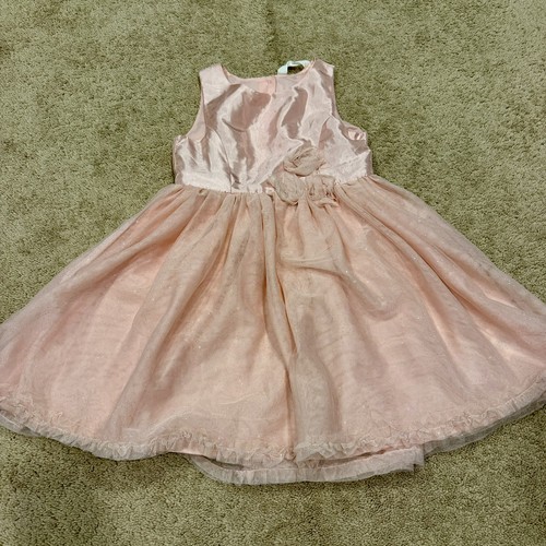 Abito smanicato con tulle rosa