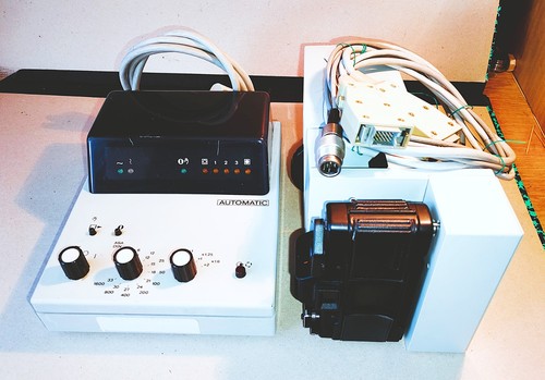Dispositivo per microscopio