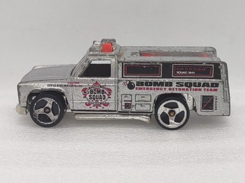 1974 hot wheels bomb - wheels, squad