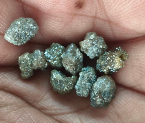 Diamanti grezzi marroni
