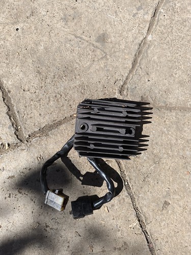 Regolatore carica batteria - di,