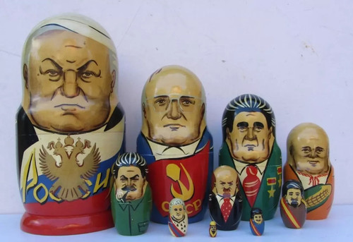 Grande matryoshka russa alta - grande,