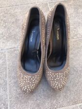 Scarpe Decoltè Donna Numero 38 Tortora Con Borchie Oro Plateau